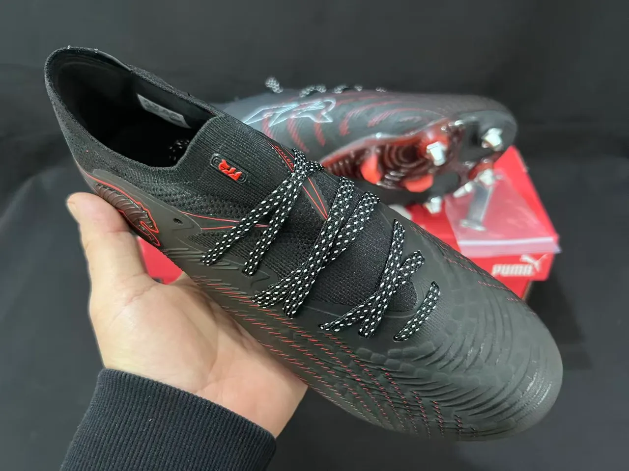 Puma Future Z কালো লাল ফার্ম গ্রাউন্ড ফুটবল জুতা 12