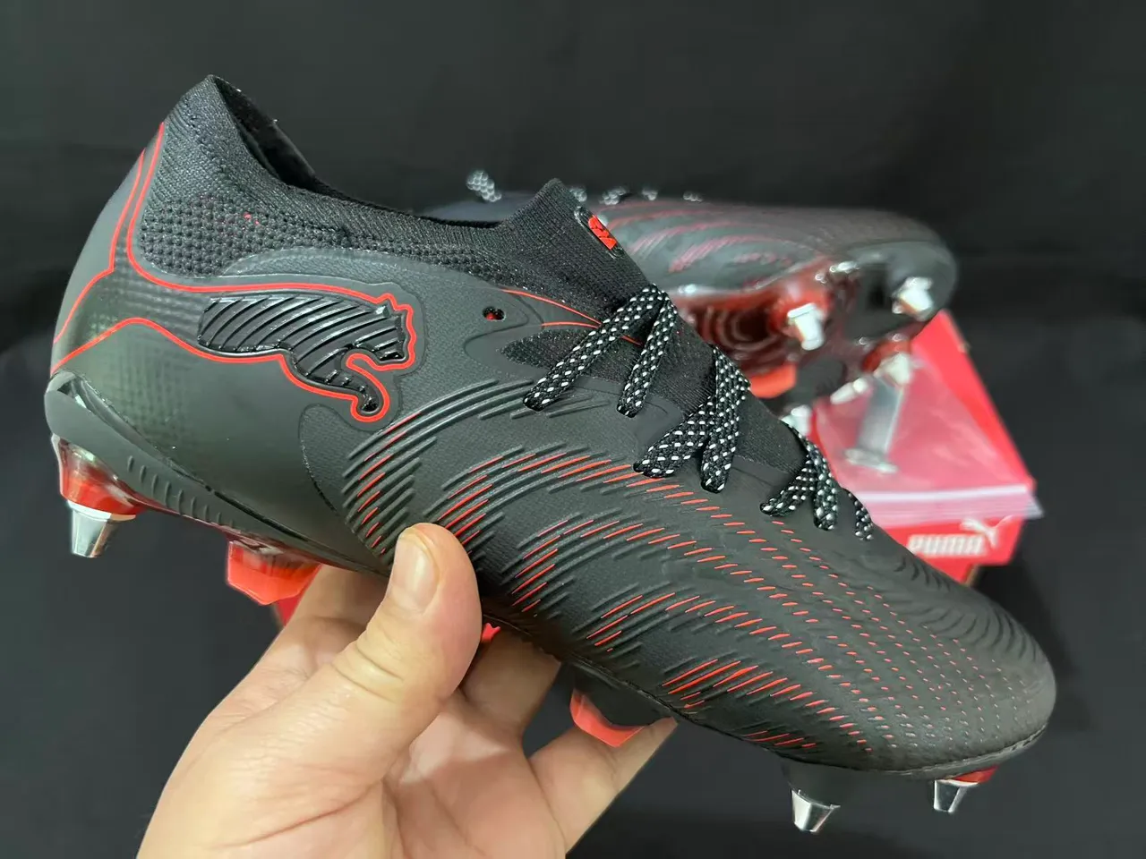 Puma Future Z কালো লাল ফার্ম গ্রাউন্ড ফুটবল জুতা 13