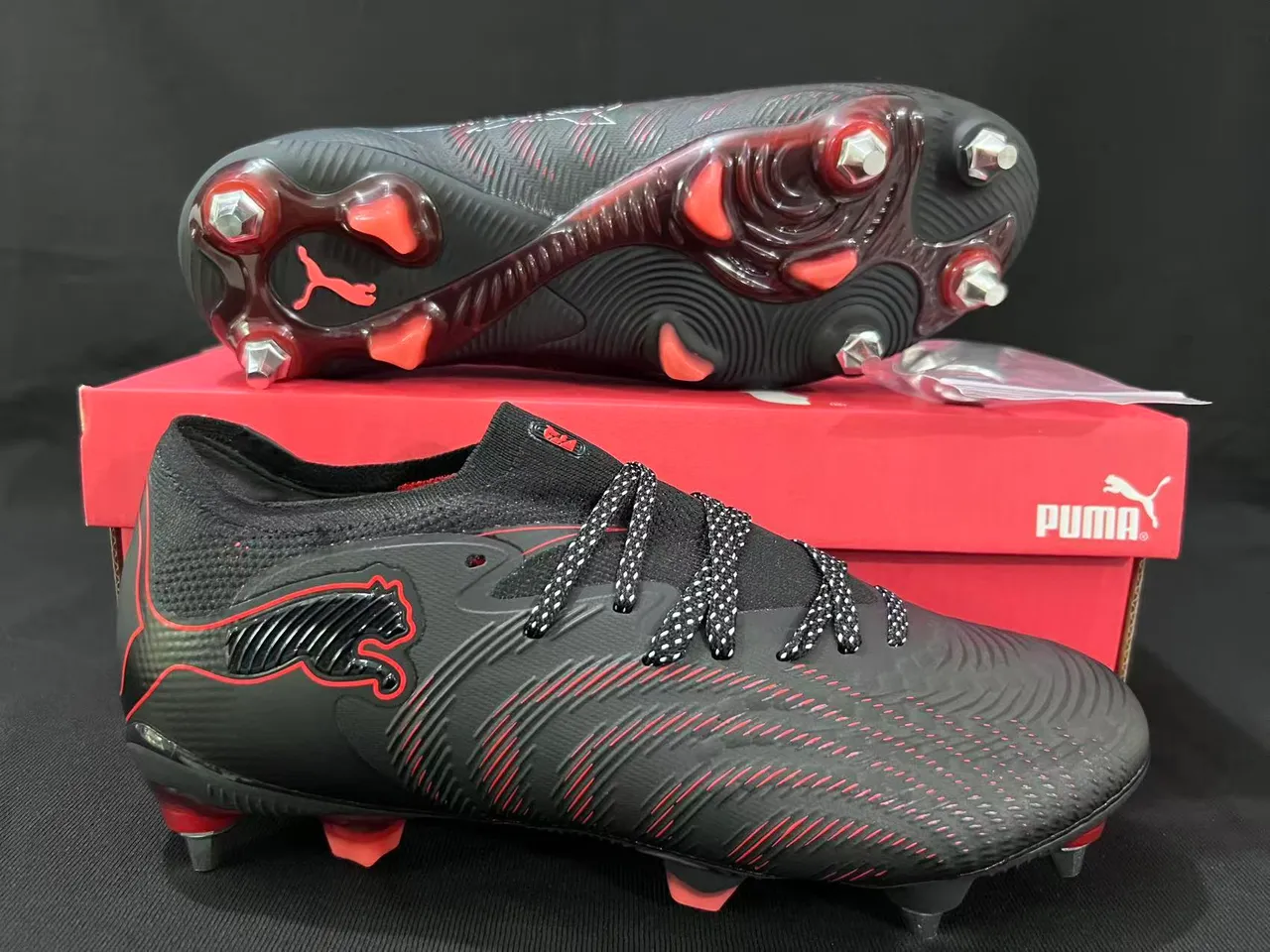 Puma Future Z কালো লাল ফার্ম গ্রাউন্ড ফুটবল জুতা 14