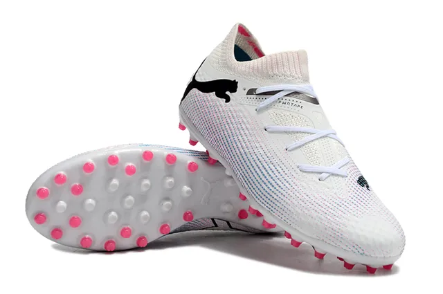 Puma Future Z Sapatos de futebol turf branco e rosa com upper de malha gola baixa 6
