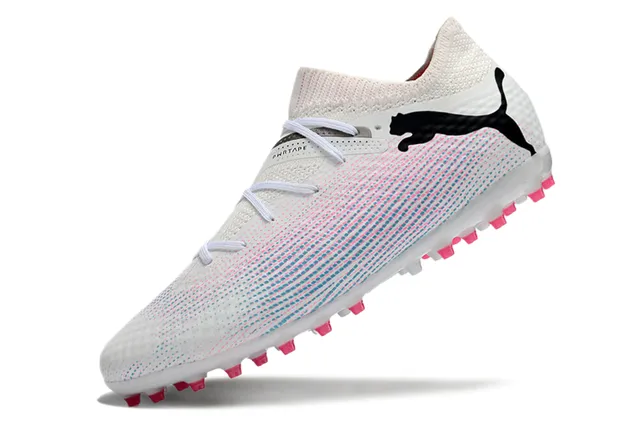 Puma Future Z Sapatos de futebol turf branco e rosa com upper de malha gola baixa 7