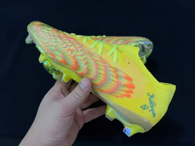 Puma Future Z হলুদ ইরিডেসেন্ট সোনালী আগুন ফার্ম-গ্রাউন্ড সকার শোজ 4