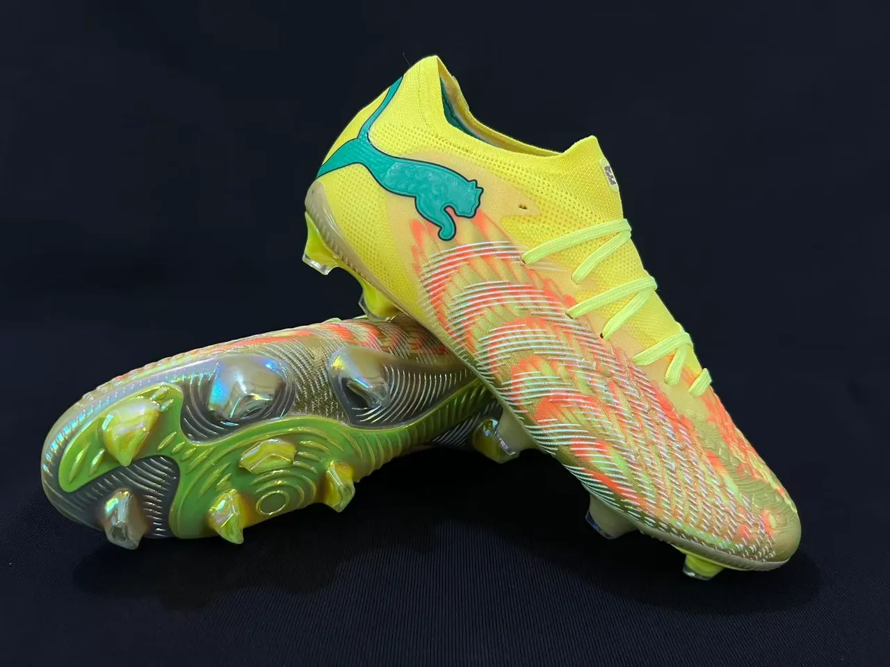Puma Future Z হলুদ ইরিডেসেন্ট সোনালী আগুন ফার্ম-গ্রাউন্ড সকার শোজ 10