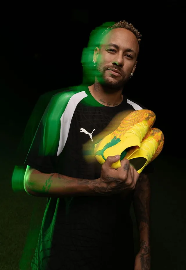 Puma Future Z হলুদ ইরিডেসেন্ট সোনালী আগুন ফার্ম-গ্রাউন্ড সকার শোজ 13