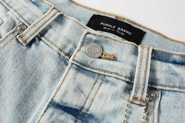 Purple Brand shorts de denim distressed con salpicaduras de pintura y lavado ligero 11