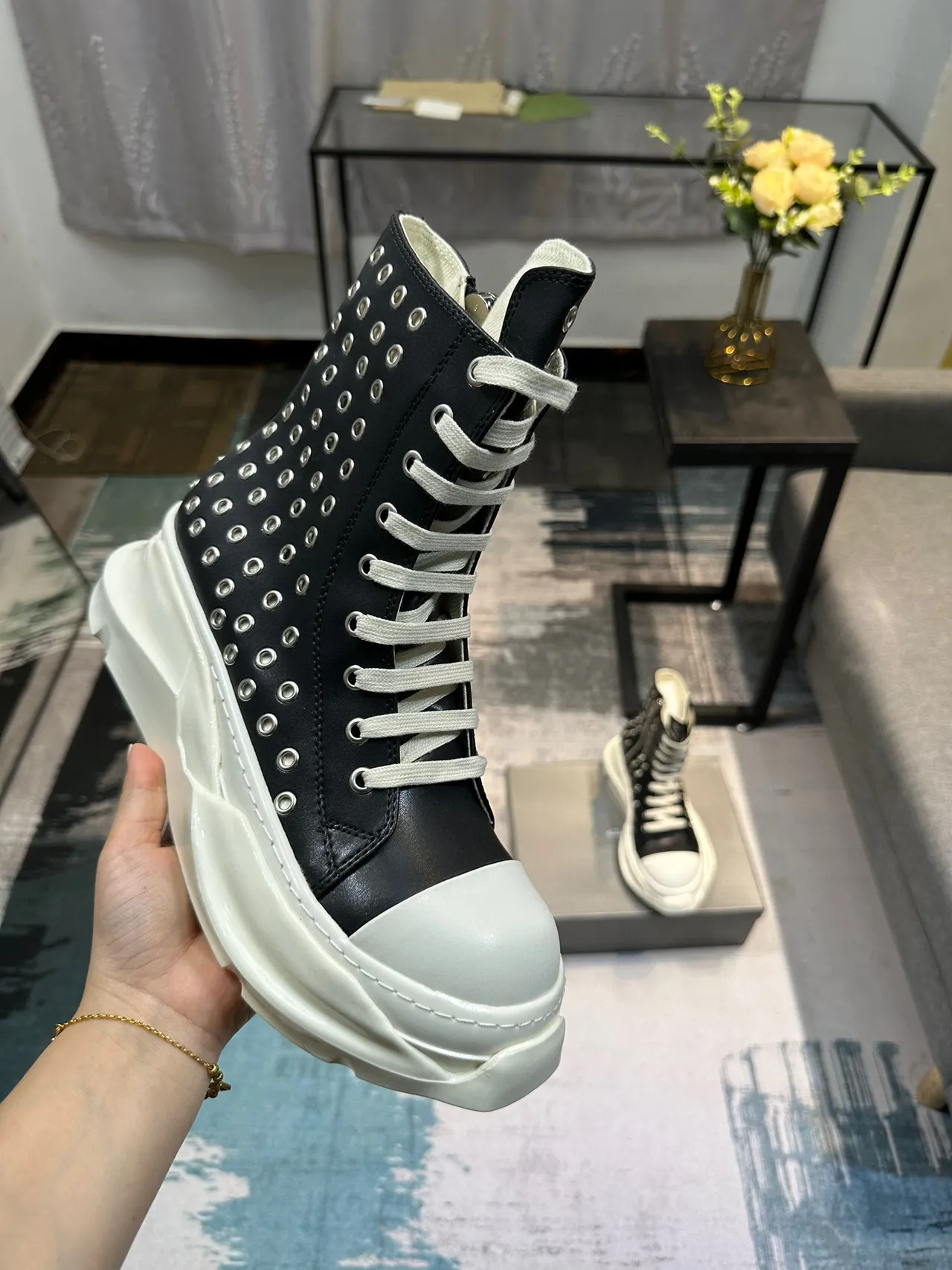 Rick Owens Botines de cheville en cuir clouté sculpté à plateforme noir blanc 6