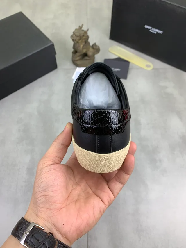 Saint Laurent কালো বেইজ লেদার আপার উল্লেখিত ব্র্যান্ডিং লাইফস্টাইল স্নিকার্স 3