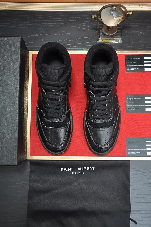 Saint Laurent Sneakers Lifestyle de Couro Texturizado Preto com Bico Alto 2