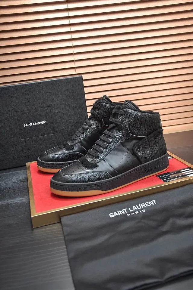 Saint Laurent Sneakers Lifestyle de Couro Texturizado Preto com Bico Alto 4