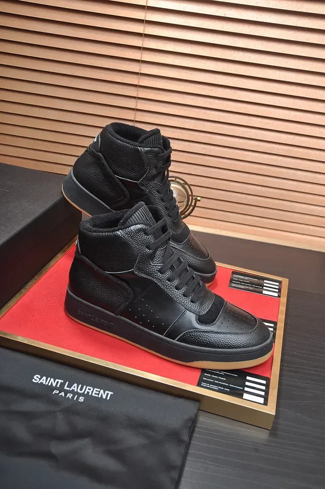 Saint Laurent Sneakers Lifestyle de Couro Texturizado Preto com Bico Alto 6