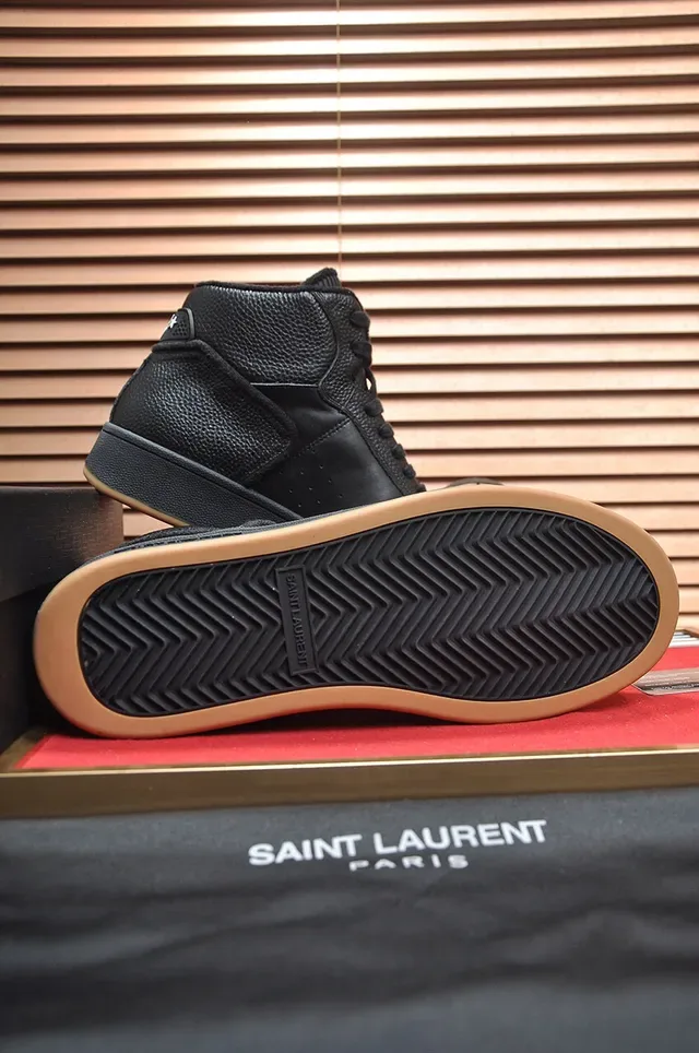 Saint Laurent Sneakers Lifestyle de Couro Texturizado Preto com Bico Alto 7