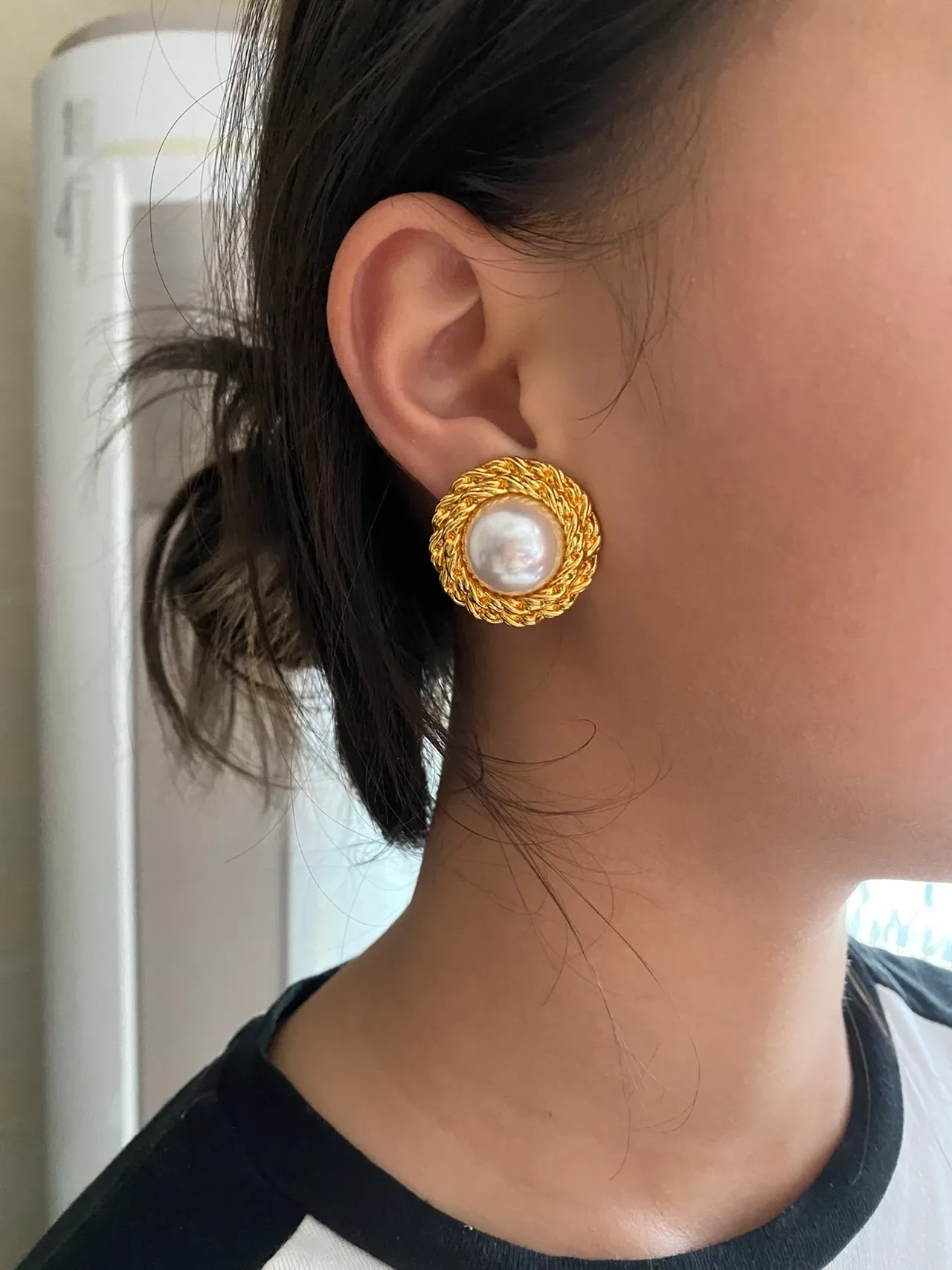 Saint Laurent Pendientes Stud Oro Trenzados de Perla 2