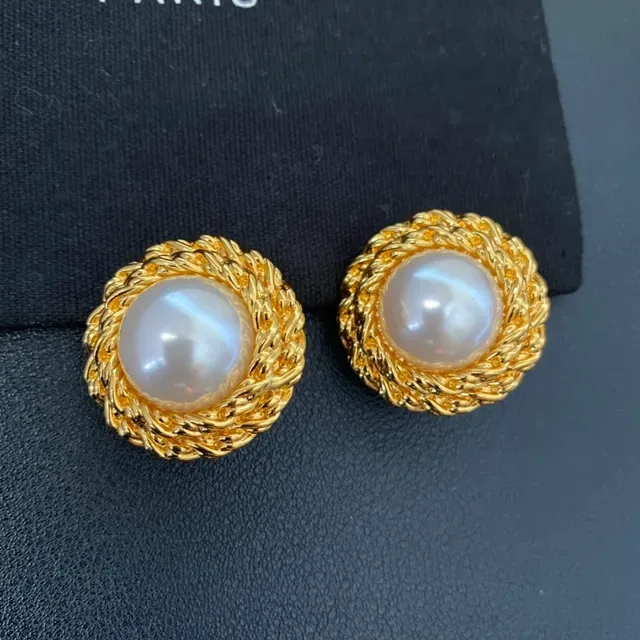 Saint Laurent Pendientes Stud Oro Trenzados de Perla 9