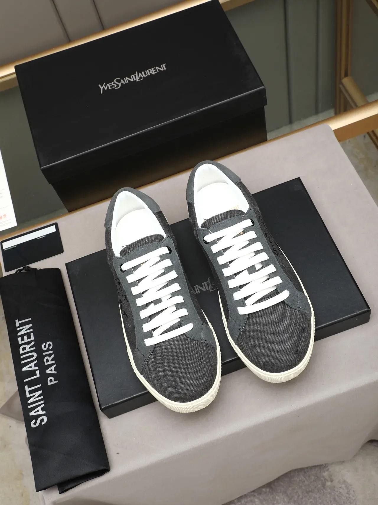 Saint Laurent رمادي أبيض قماش علوي مطرز شعار حذاء رياضي أسلوب حياة 2