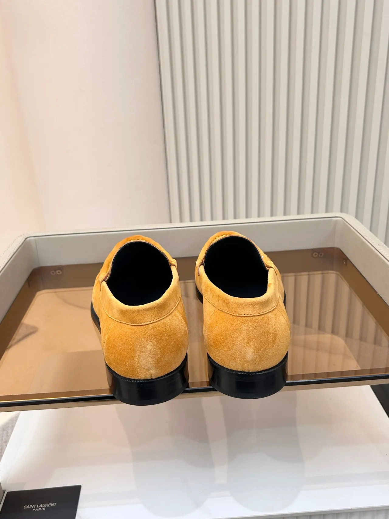 Saint Laurent mocassim amarelo preto camurça superior moc-toe costura mocassim 3