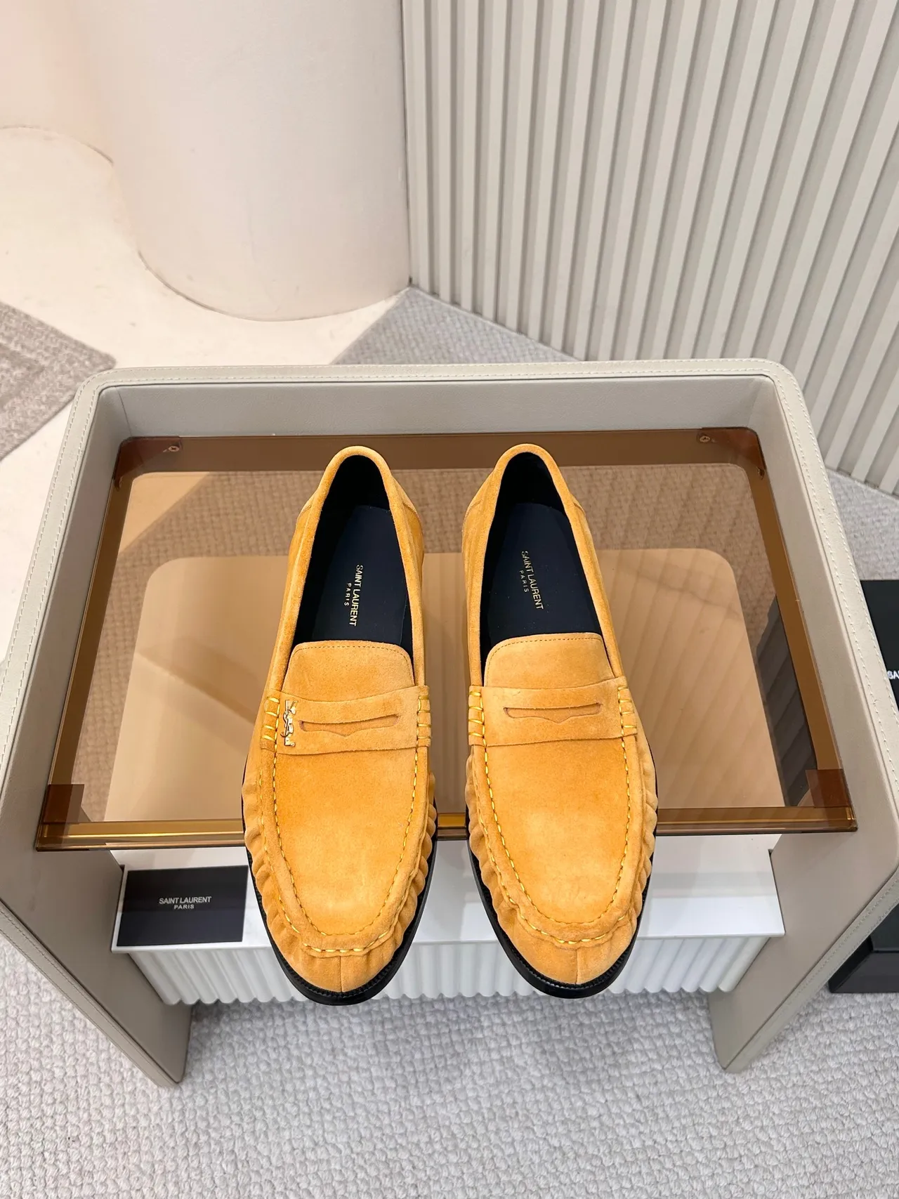 Saint Laurent mocassim amarelo preto camurça superior moc-toe costura mocassim 5
