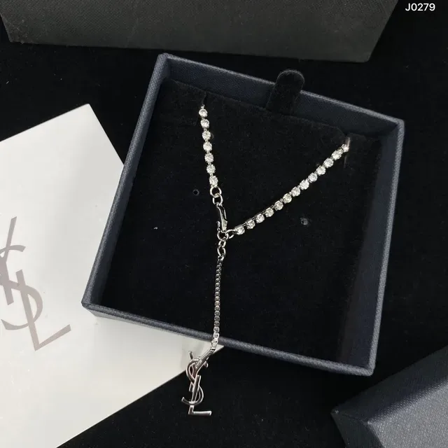 Saint Laurent Monogram Pavé Chain রূপালী স্বচ্ছ ক্রিস্টাল YSL পেন্ডেন্ট নেকলেস 2