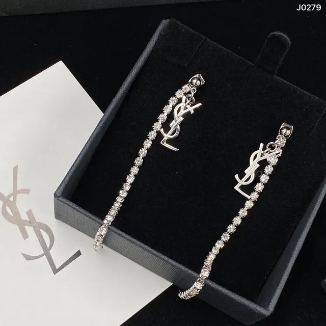 Saint Laurent Monogram Pavé Chain রূপালী স্বচ্ছ ক্রিস্টাল YSL পেন্ডেন্ট নেকলেস 8