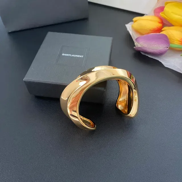 Saint Laurent 雕塑式双环 抛光金 开放式手镯 7