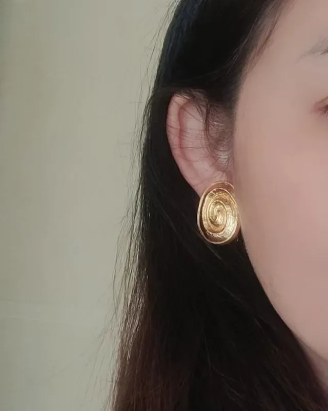 Saint Laurent Spiral Gold Clip-On Earrings 2