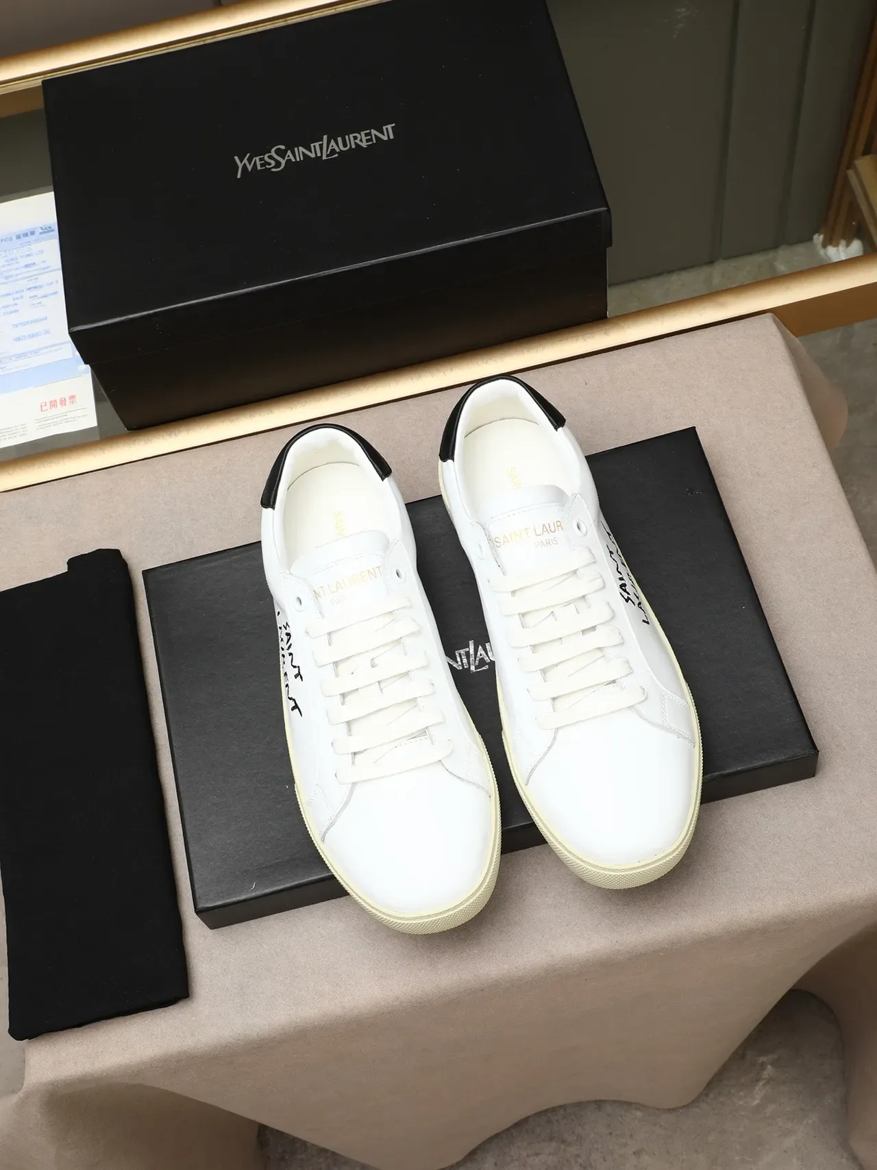 Saint Laurent Tênis Lifestyle Branco Preto Couro Superior Logo Bordado 3