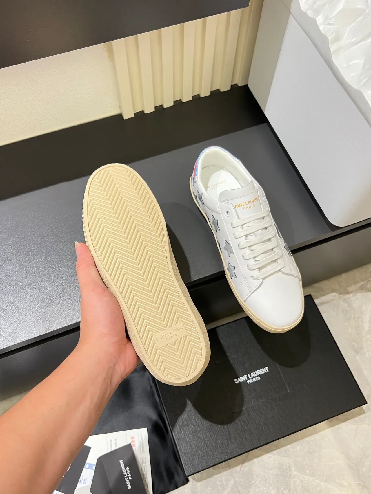 Saint Laurent 白银 皮革鞋面 星形贴花 生活方式运动鞋 4