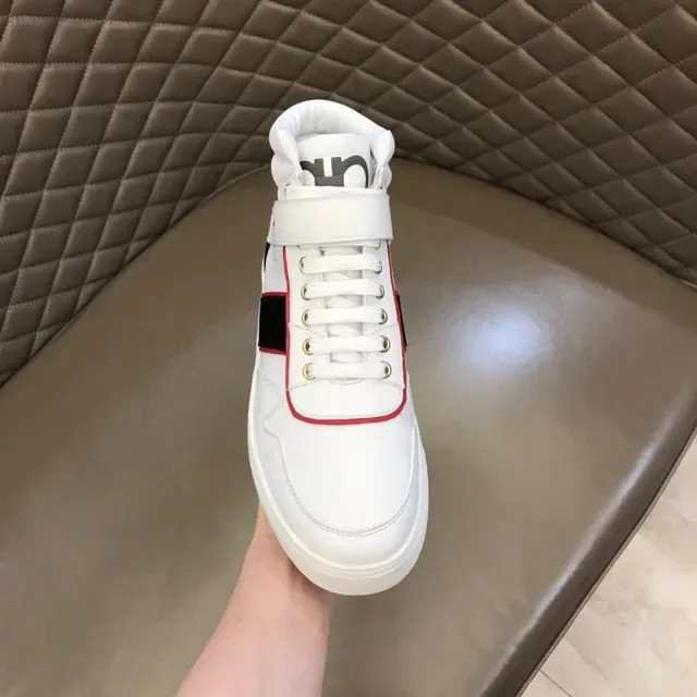 Salvatore Ferragamo Gancini Sneakers Lifestyle Blanches Rouges à la Cheville avec Sangle 4