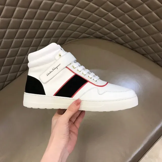 Salvatore Ferragamo Gancini Sneakers Lifestyle Blanches Rouges à la Cheville avec Sangle 5