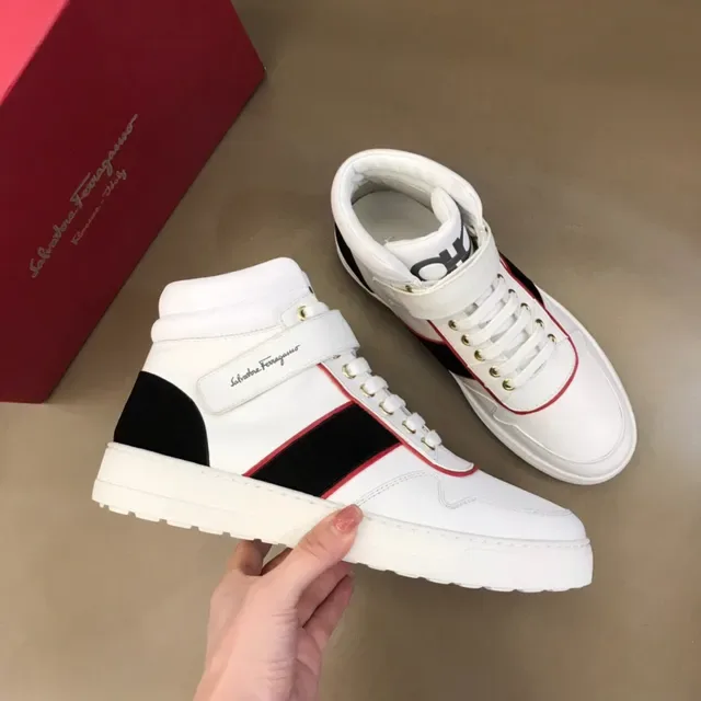Salvatore Ferragamo Gancini Sneakers Lifestyle Blanches Rouges à la Cheville avec Sangle 7