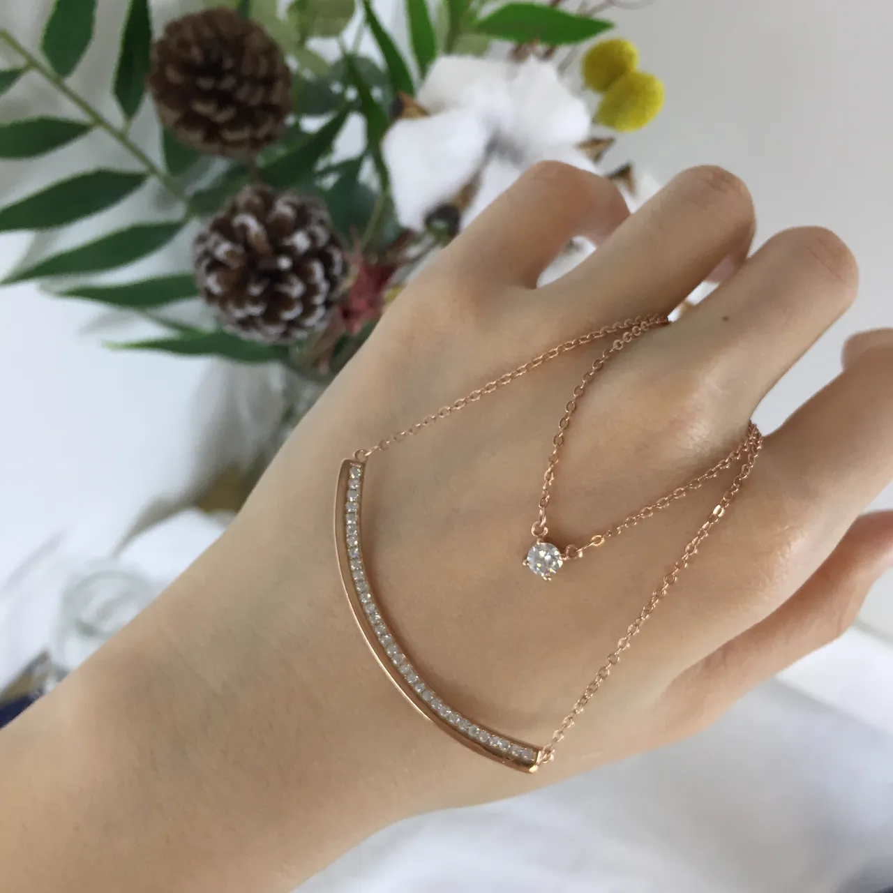 Swarovski গোলাপী সোনার টোন পাভে ক্রিস্টাল বার এবং সলিটেয়ার পেন্ডেন্ট নেকলেস 3