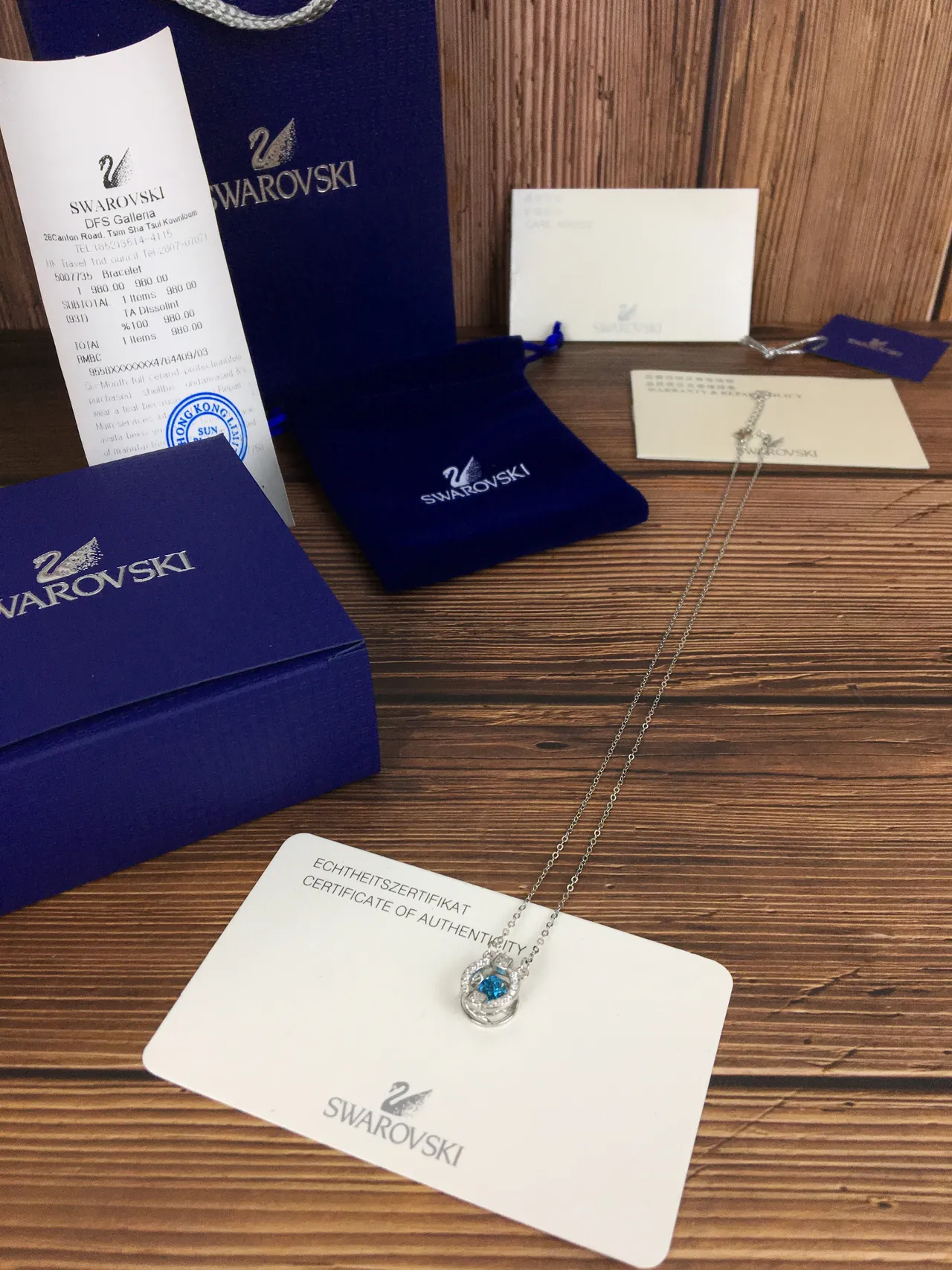 Swarovski Collier pendentif cristal bleu rond avec halo 4