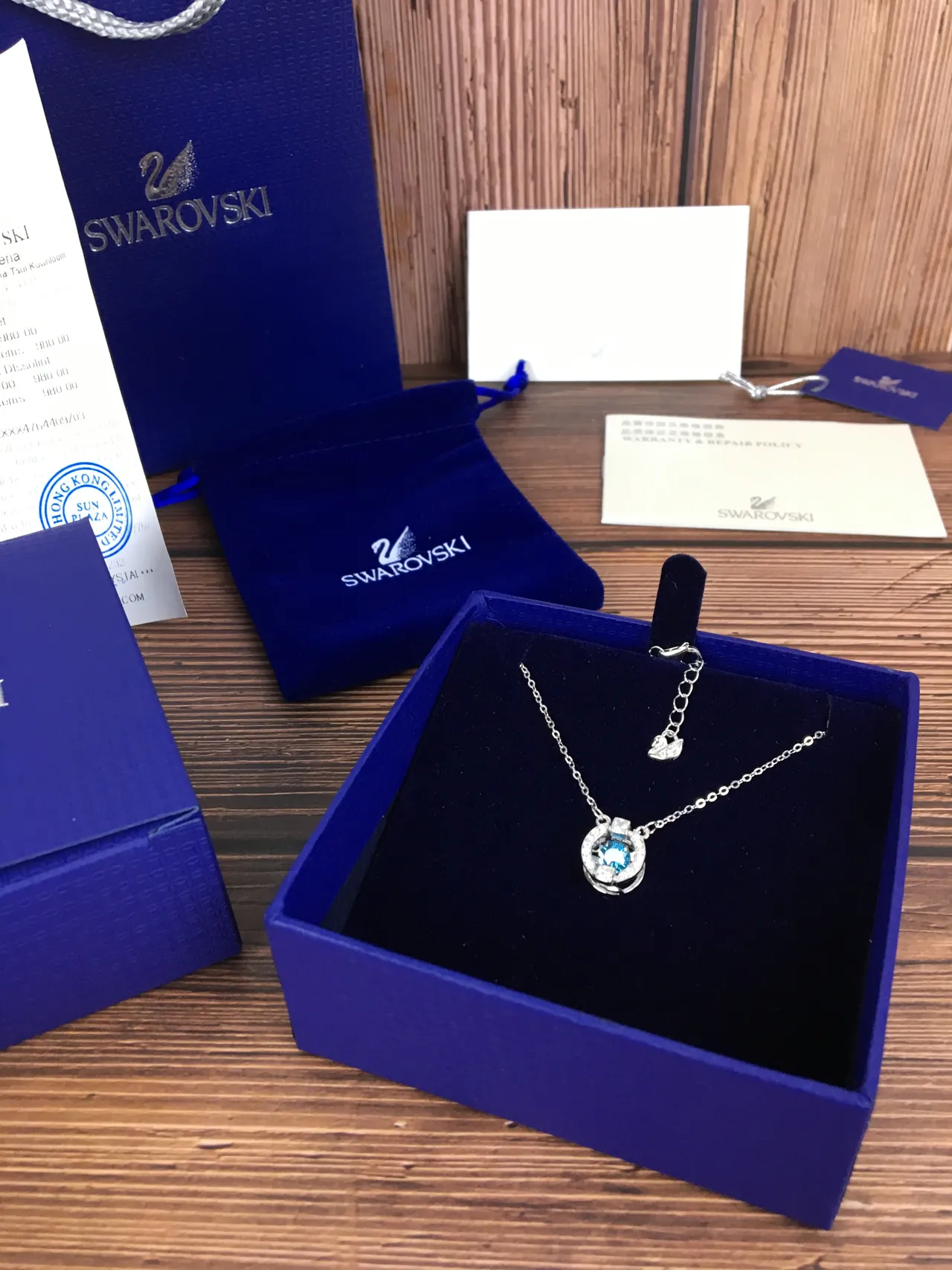 Swarovski Collier pendentif cristal bleu rond avec halo 6