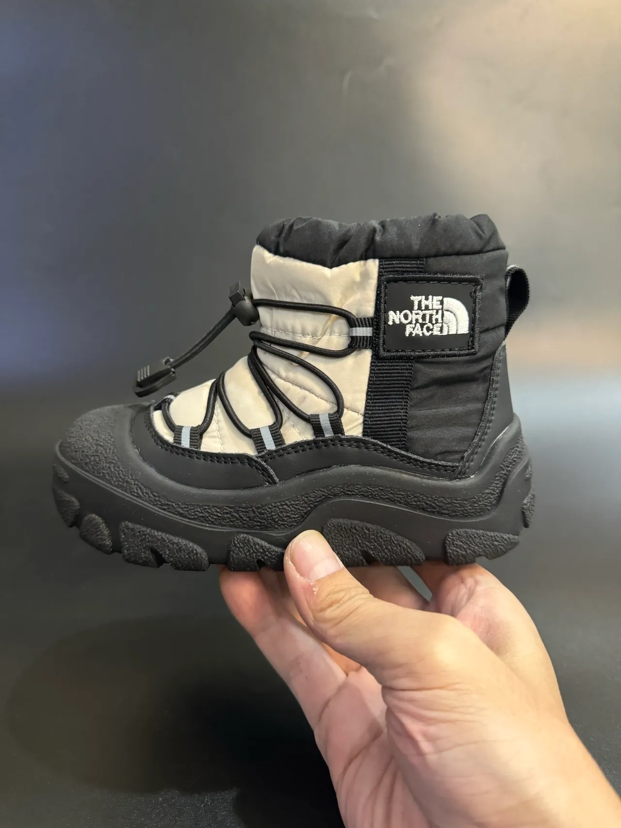 The North Face Negro Blanco Aislado High-Top Sistema de Lacing Bungee Botas de Nieve 17