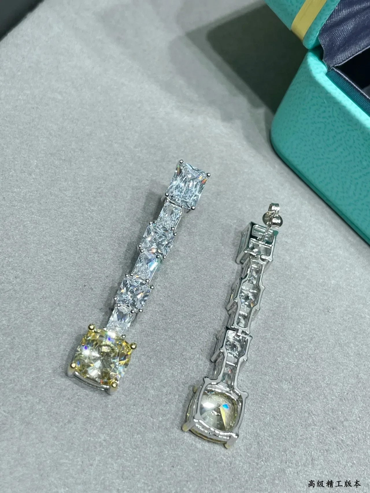 Tiffany & Co. 蓝金线性级联枕形切割终端宝石耳环 3