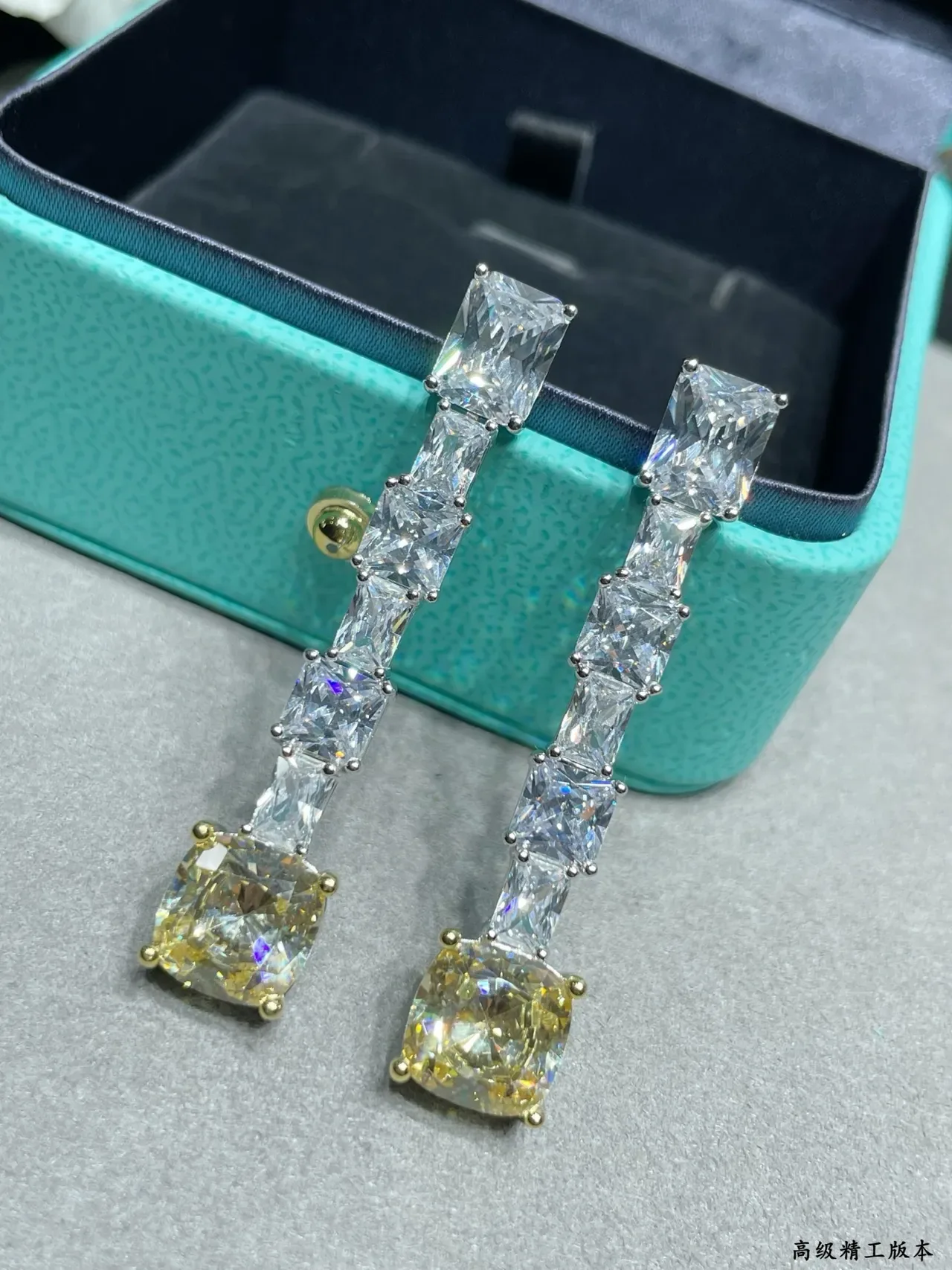 Tiffany & Co. 蓝金线性级联枕形切割终端宝石耳环 5