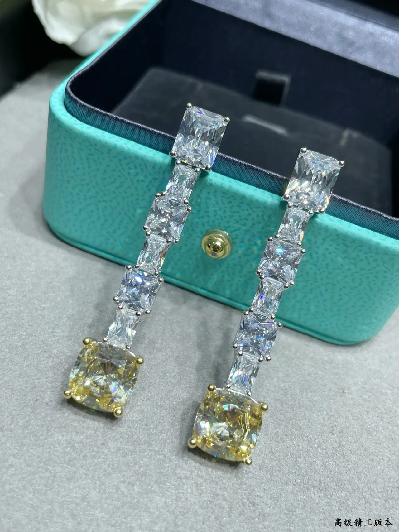 Tiffany & Co. 蓝金线性级联枕形切割终端宝石耳环 6