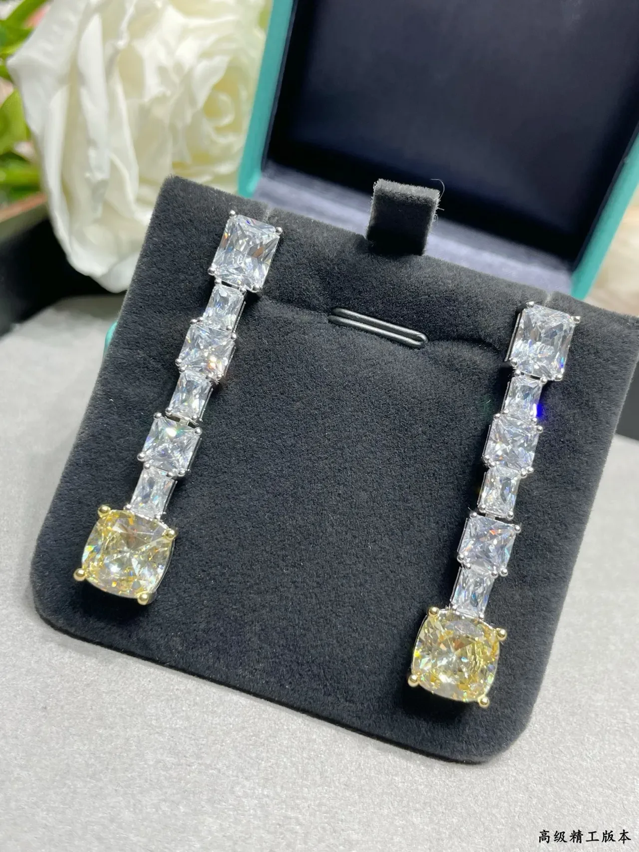 Tiffany & Co. 蓝金线性级联枕形切割终端宝石耳环 7