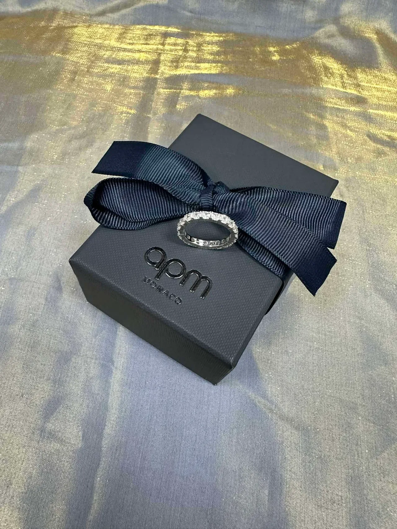 Tiffany & Co. এটারনিটি রিং নেভি সিলভার ব্যান্ড শেয়ার্ড-প্রং সেটিং 7