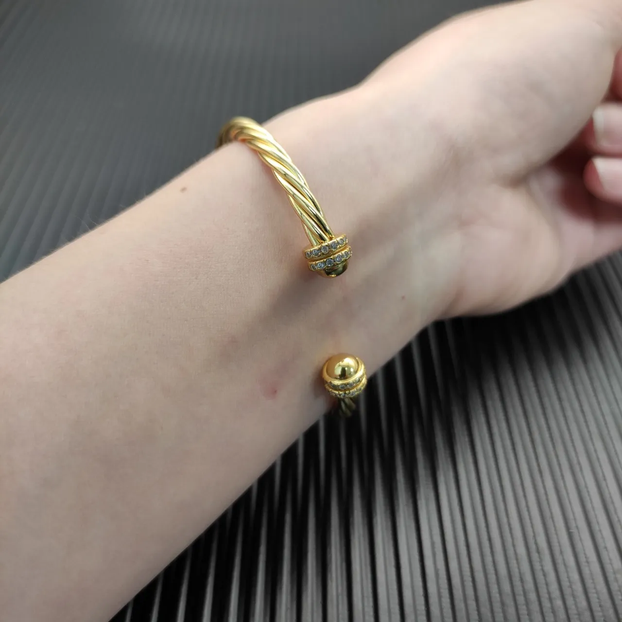 Tiffany & Co. HardWear Cable Pavé डायमंड ब्रेसलेट 4