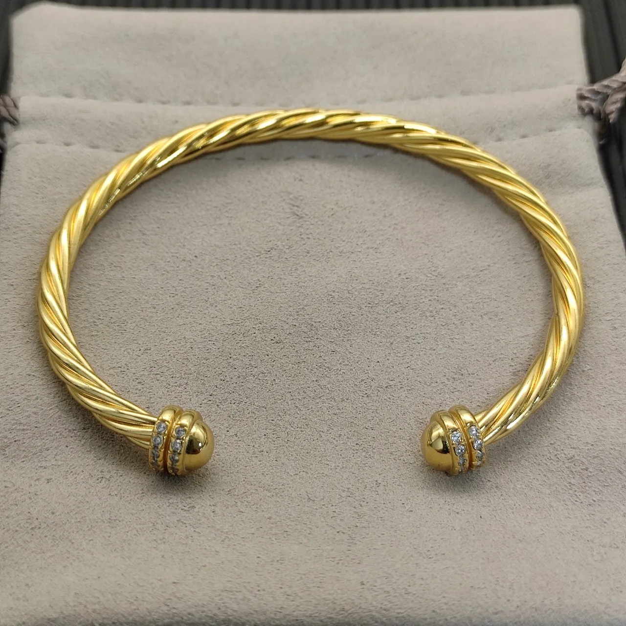 Tiffany & Co. HardWear Cable Pavé डायमंड ब्रेसलेट 8