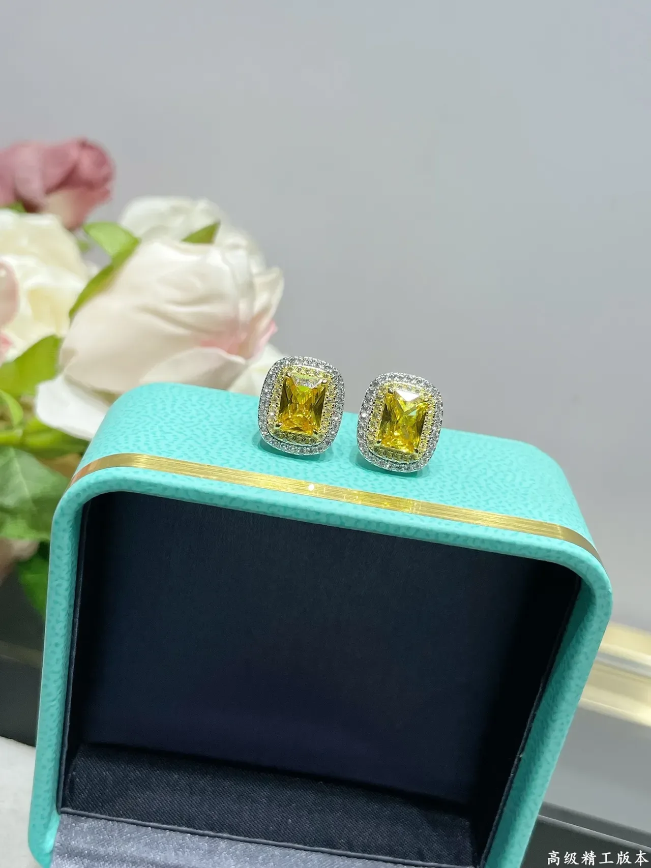 Tiffany & Co. أقراط أذن مقصوصة مربعة بحجر أصفر مزدوج الهالو 7