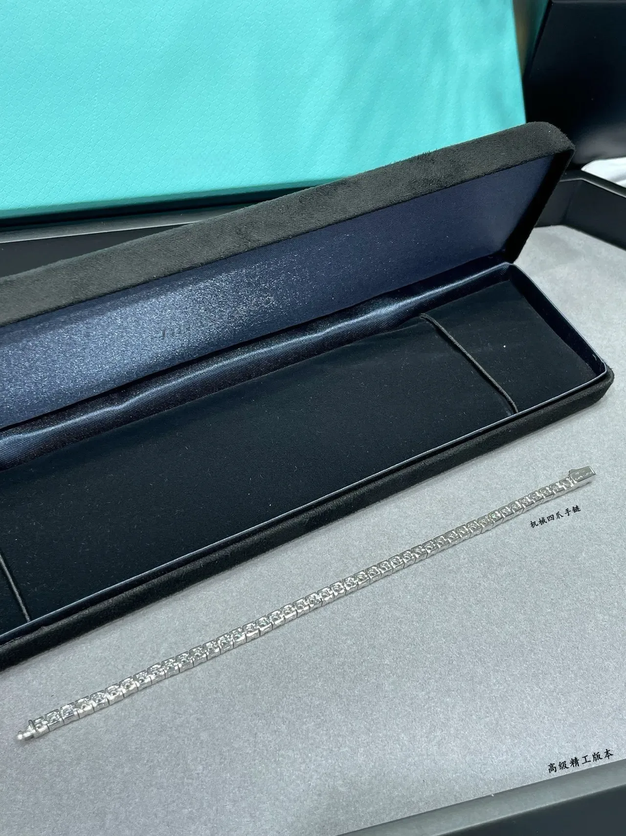 Tiffany & Co. 网球手链 银白色 镶嵌圆形钻石 刚性手镯 7