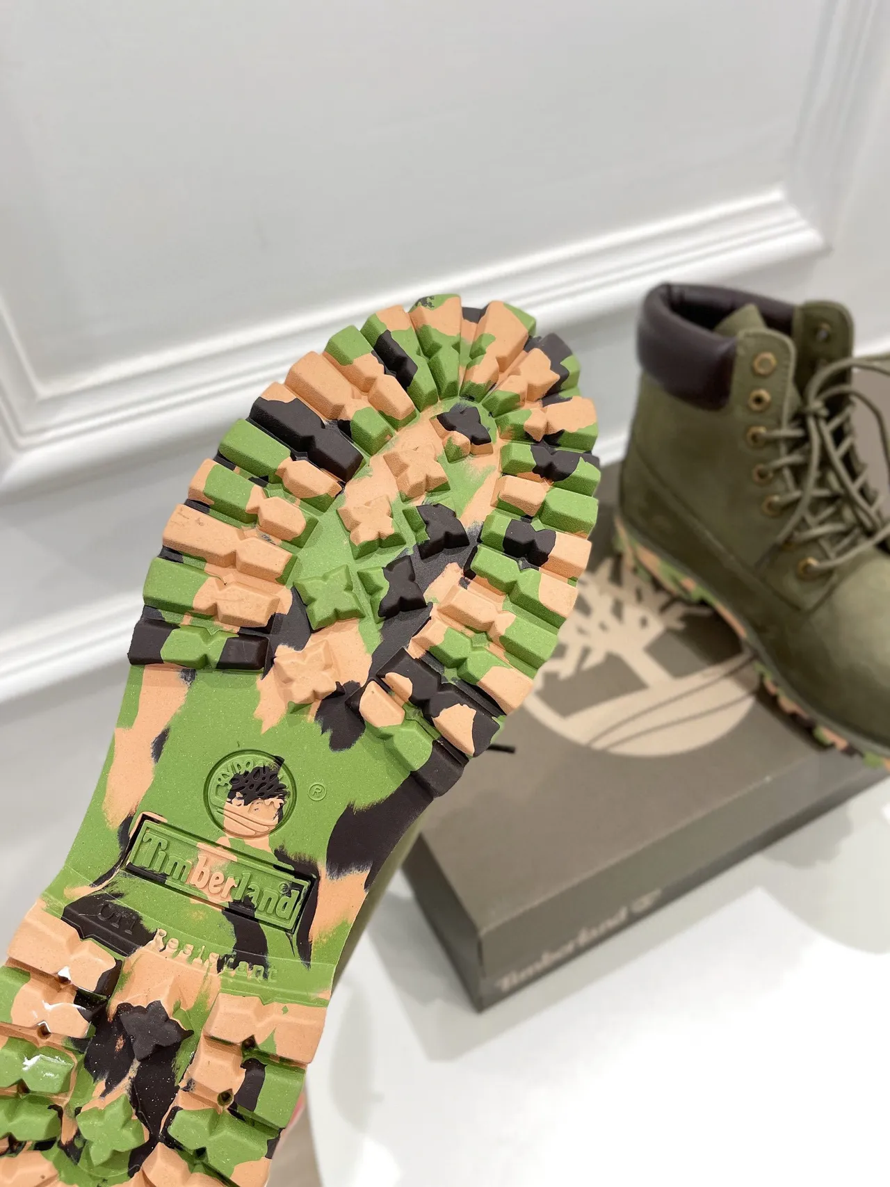Timberland 军绿色 棕色 橄榄色 麂皮鞋面 填充皮领 工作靴 2