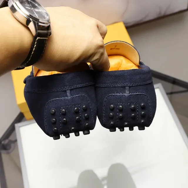 Tod's Double T लोफर नेवी व्हाइट सुड अपर मेटल बकल लोफर 2