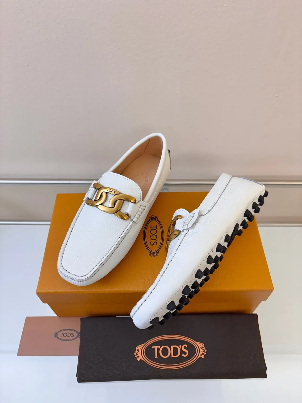 Tod's Double T सफेद दबी हुई चमड़ी लोफर 2