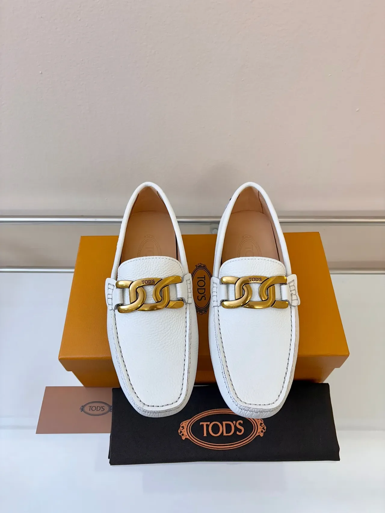 Tod's Double T सफेद दबी हुई चमड़ी लोफर 6