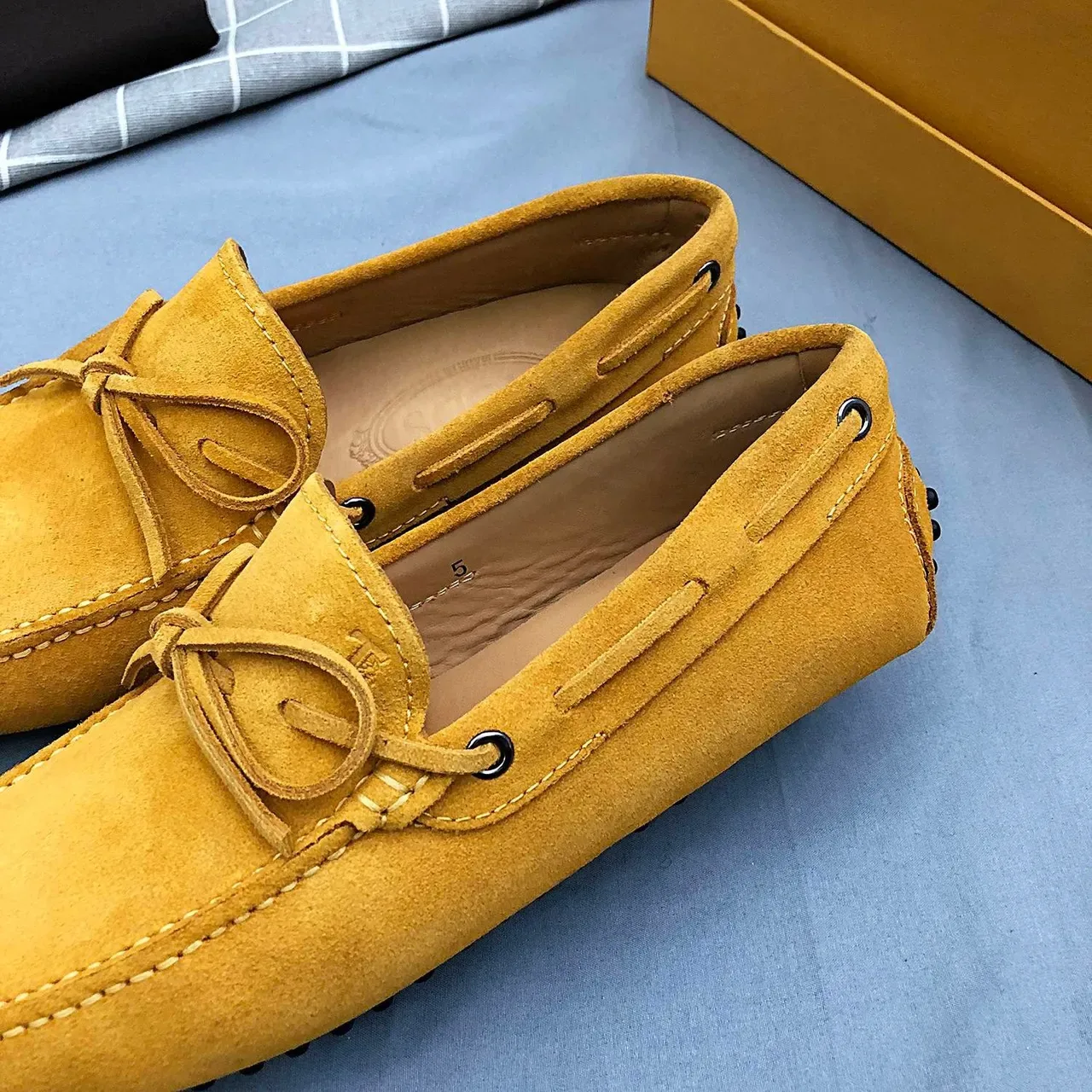 Tod's 黄色米色麂皮乐福鞋 蝴蝶结 5