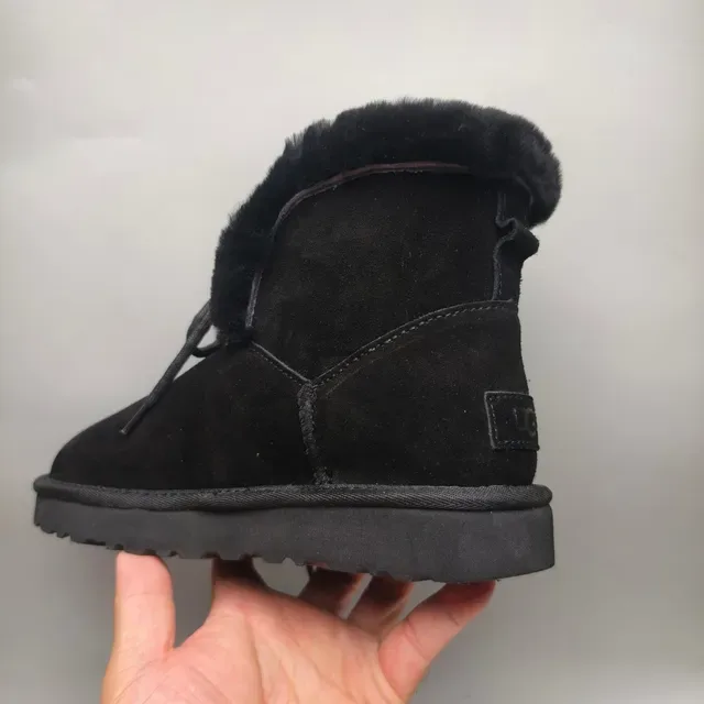 UGG काला स्यूड अपर शियरलिंग कॉलर स्नो बूट्स 4