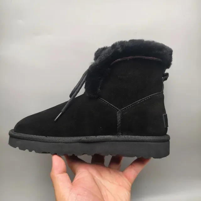 UGG काला स्यूड अपर शियरलिंग कॉलर स्नो बूट्स 7