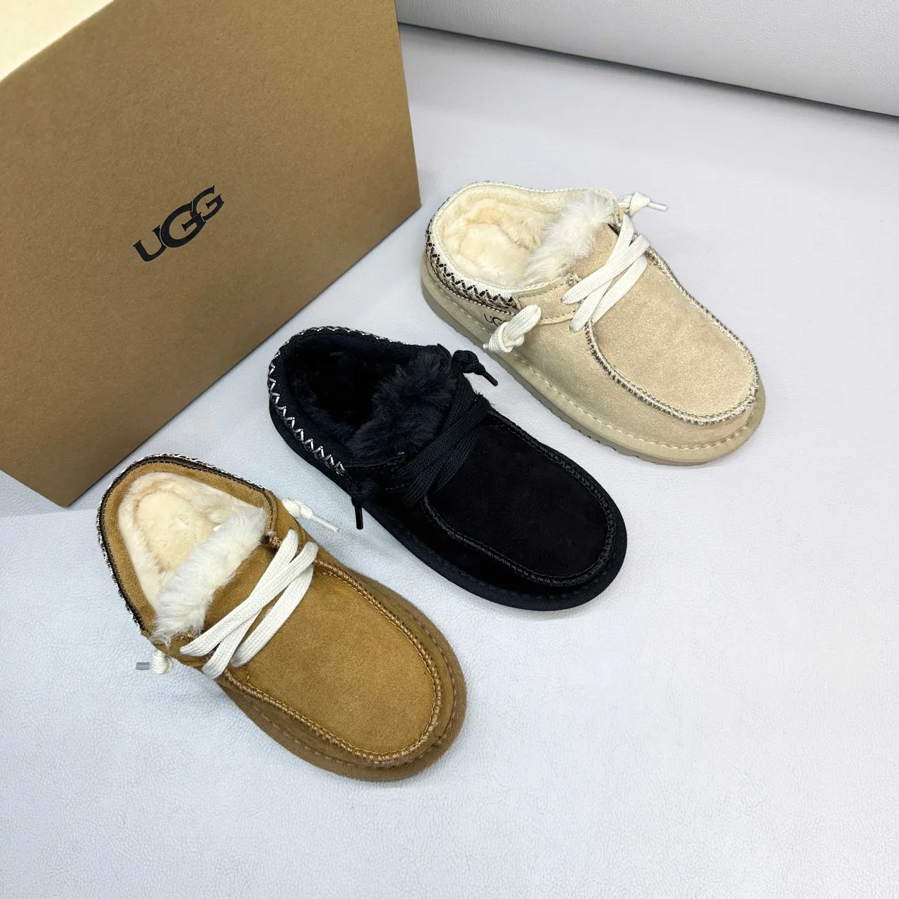 UGG Marron Beige Chaussures Casuales Style Moccasin Doublées de Shearling 4
